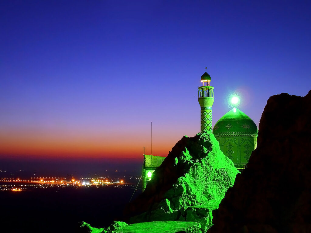 https://spfly.ir/blog/wp-content/uploads/2025/08/Iran-Qom-khezr-Mosque-کوه-خضر-نبی-در-قم