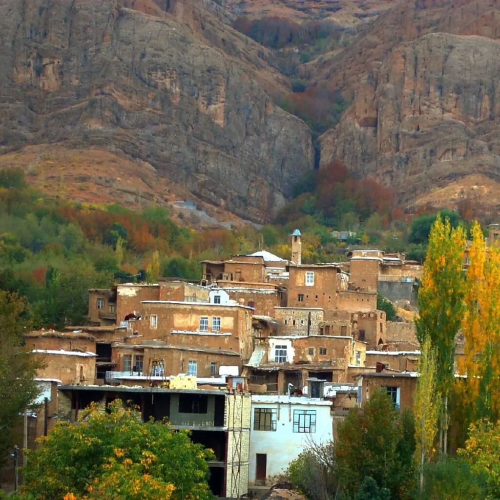 پاییز هزار رنگ روستای گردشگری قلات شیراز در دامنه زاگرس