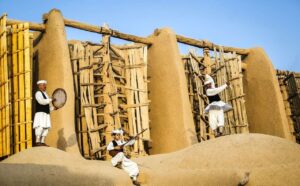 نمای آسبادهای تاریخی نشتیفان خواف در خراسان رضوی، با معماری خشتی و بادگیرهای کهن