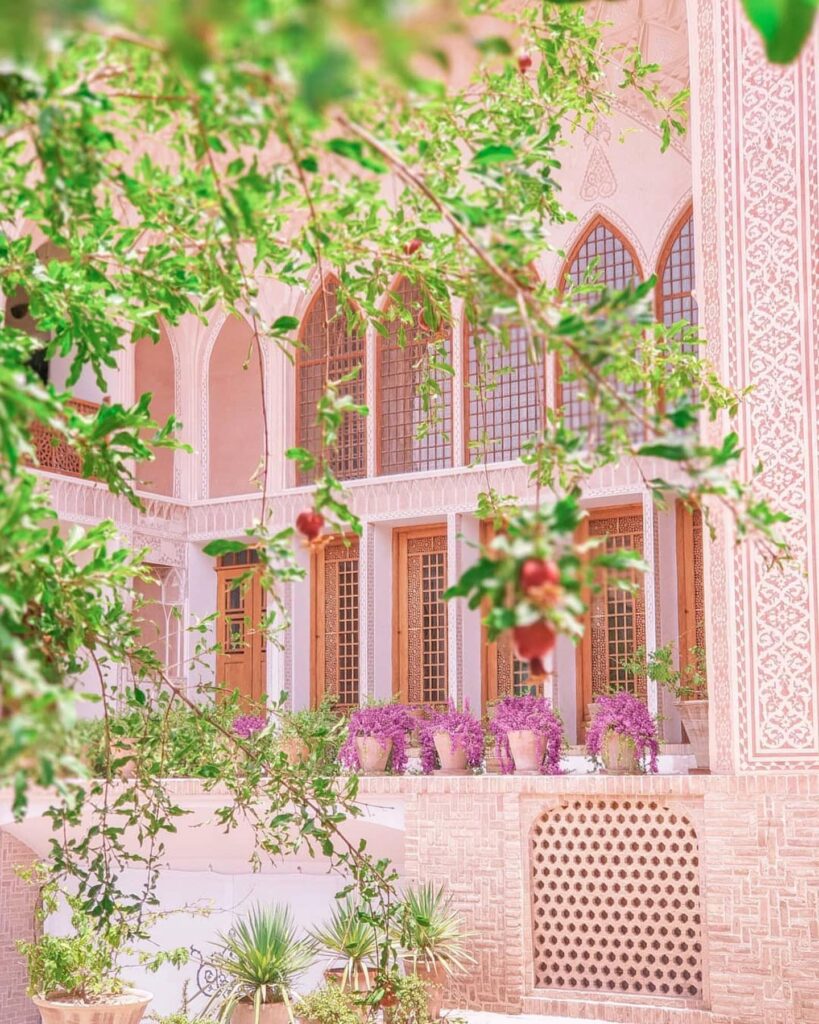 خانه عامری‌ها یکی از تاریخی ترین خانه‌های بزرگ کاشان