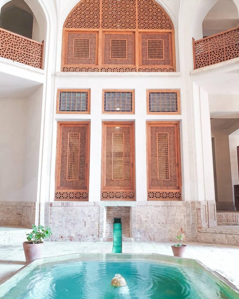 خانه عامری‌ها یکی از تاریخی ترین خانه‌های بزرگ کاشان