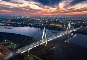 غروب چشمگیر شهر بزرگ و زیبای اهواز و نمایی از پل کابلی هشتم (غدیر)