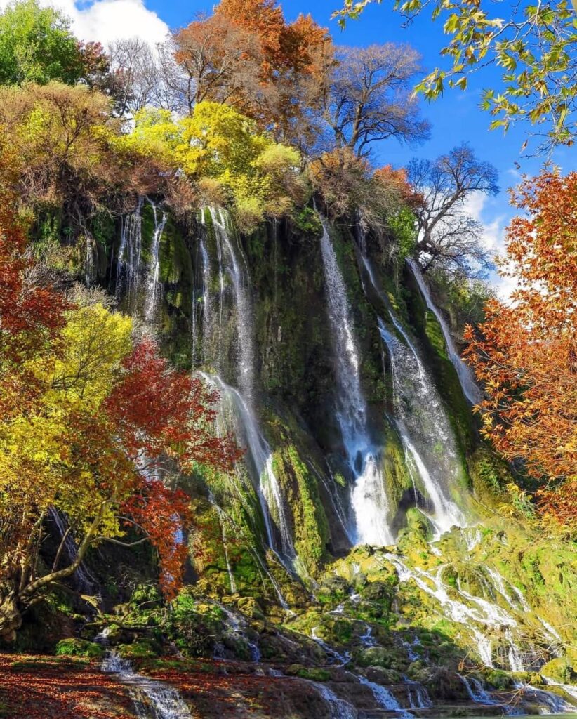آبشار بیشه شهرستان دورود لرستان در پاییز