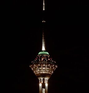 عکس برج میلاد تهران در شب