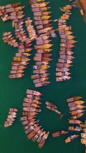 لنج‌های اسکله بندر تاریخی کنگ