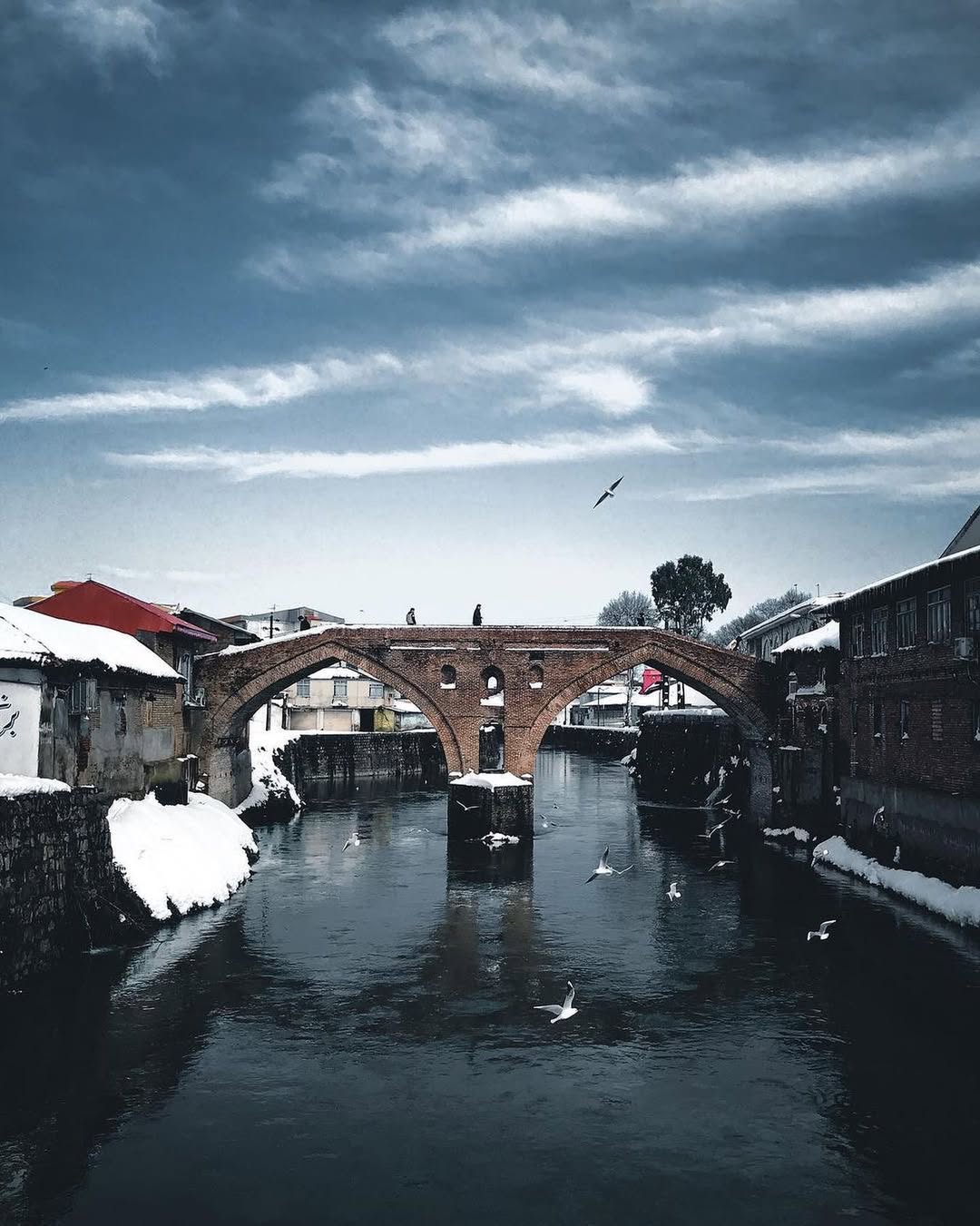 روز ِبرفیِ دلنشین در شهر ِتاریخی استان گیلان