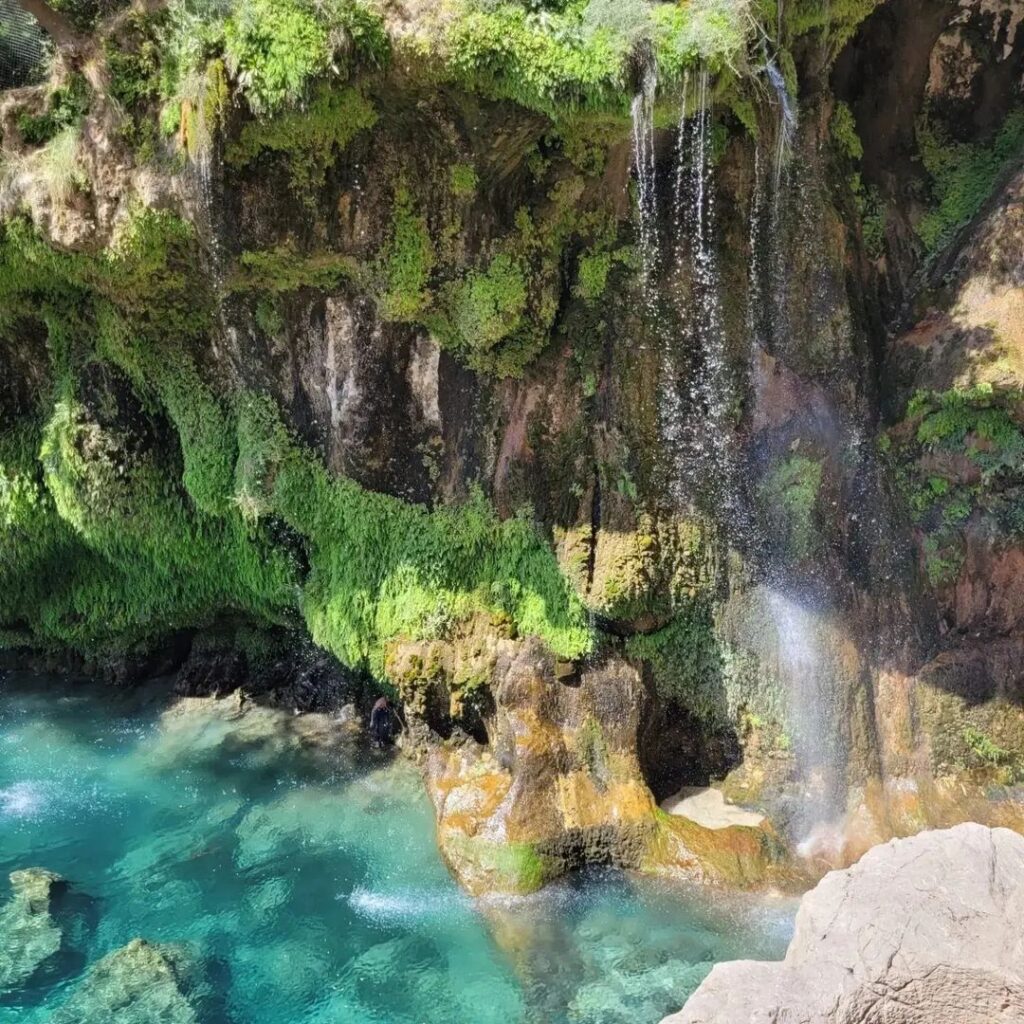 آبشار و حوضچه‌ تنگه براق