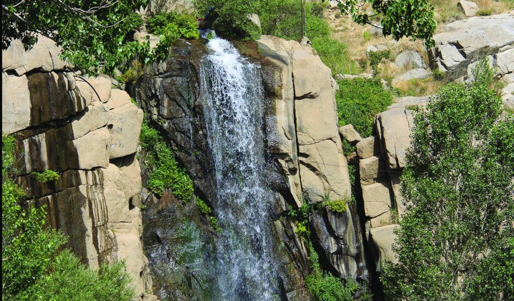 آبشار دره گنجنامه همدان