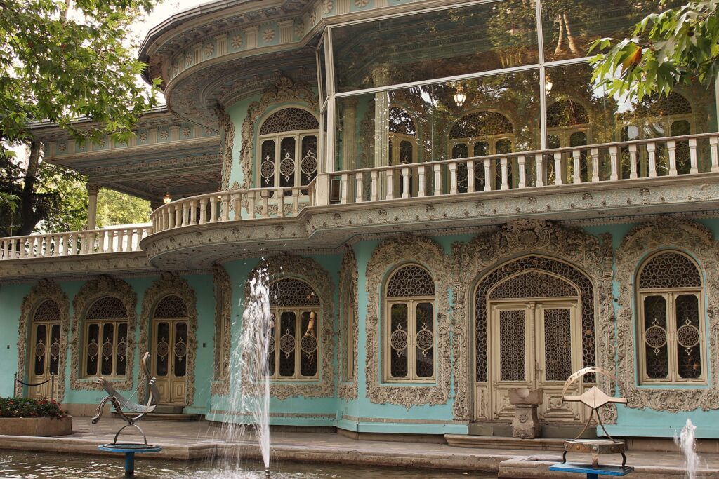نمای بیرونی موزه زمان تهران - خانه حسین خداداد