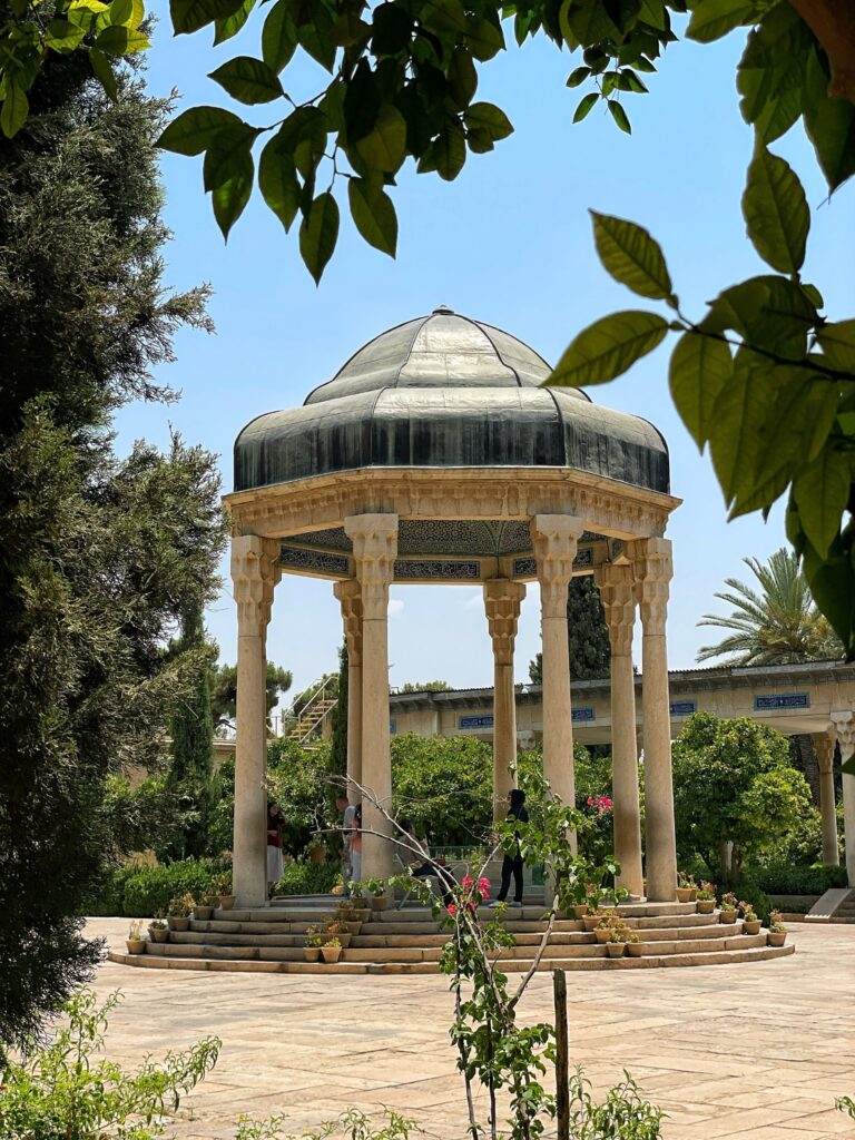 آرامگاه حافظ شیرازی