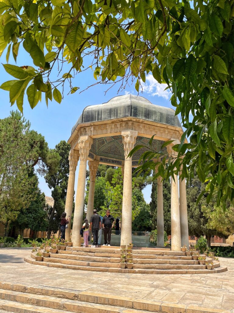 آرامگاه حافظ شیرازی